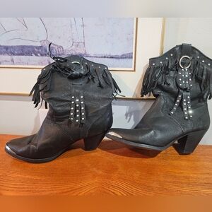 Nashville Boots with Silver Accents and fringe!